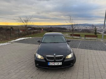 BMW E90 320D - 2