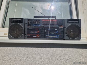 3D zvuk PHILIPS BOOMBOX 230v 12v Baterky FM kazeťák - 2