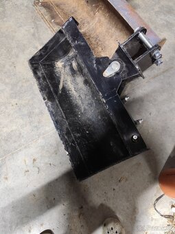Predám svahovaciu hydraulicku lyžicu - 2