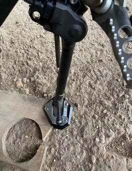 Rozšírenie bočného stojana BMW GS - 2