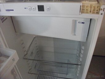 Pekná,zachovalá chladnička s mrazákom zn.LIEBHERR. - 2