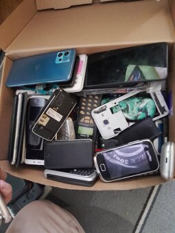 Nefunkčné mobily na ND - 2