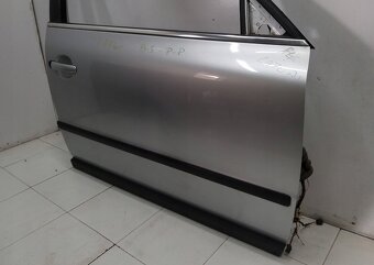 VW Passat B5 96-2005 pravé predné dvere - 2