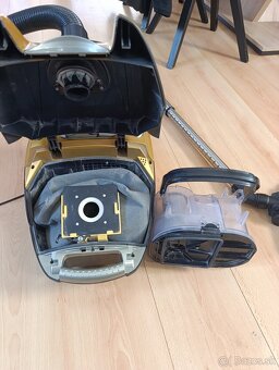 Predám vysávač Sencor v záruke ešte 1 rok - 2