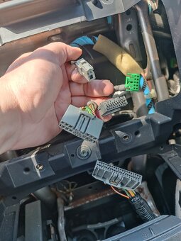 KUPIM ISO KABEL NA AUTORADIO HONDA - 2