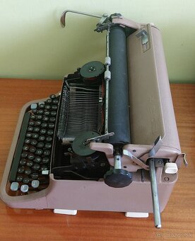pisací stroj - 2
