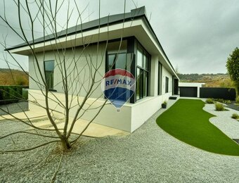 REZERVOVANÉ 3+1 izbový rodinný dom 120m2, pozemok 1039 - 2
