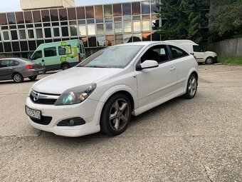 Opel Astra GTC OPC Line - 2