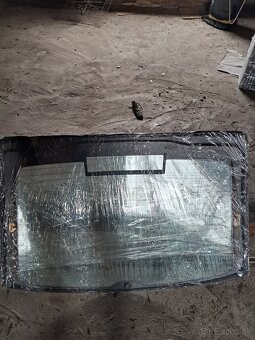 Predám zadne sklo na Octaviu 2 - 2