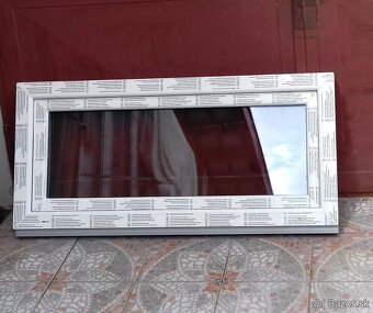Predám sklopné biele okno 125 x 60 trojsklo 40mm,biela farba - 2