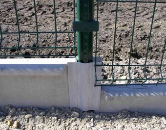 Držiak Podhrabovej dosky PVC výška 20cm pre dosku 4cm - 2