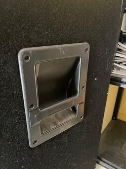 Reproduktory 250 W do PA systemu. - 2