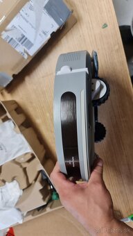 iRobot Roomba Combo Essential šedý Y011640 Mopovací - novy - 2