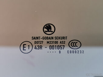 Sklo predných pravých dverí na Škoda Fabia II. - 2