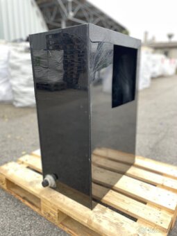 Plastová nádoba / nádrž s výpustom - 2