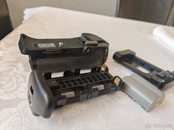 Batériový grip MB-D10 pre fotoaparáty Nikon D300, D300s a D7 - 2