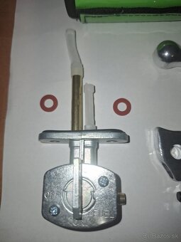 Uzáver nadrže Kawasaki - 2