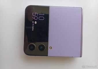 Samsung Galaxy Z Flip 4 - 2