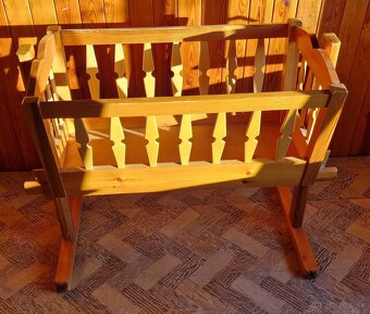 Predám drevennú detskú kolísku - 2