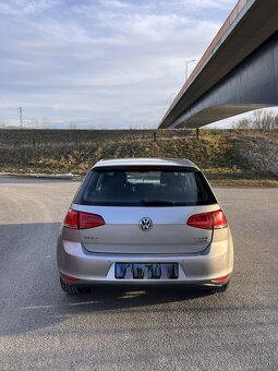 Volkswagen Golf - 2