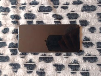 Predam telefon Lgk41S - 2