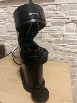 Kapsulovy kávovar Nespresso - 2