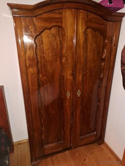 starožitný nábytok - 2