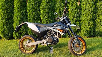 Predám KTM 690 smc supermoto - 2