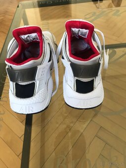 Nike Air Huarache Sneaker - 2