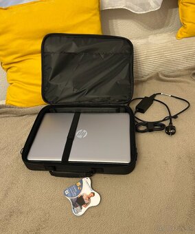 HP 250 G6 i5 8GB 256GB + TAŠKA - 2