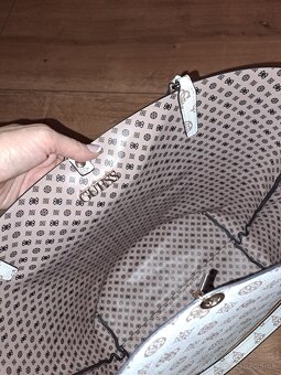 Guess kabelky - 2