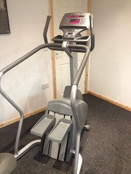 Stepper life fitness 95s používaný kupovaný za 2500 eur - 2