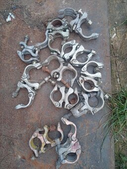 lešenie haky kolieska - 2