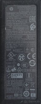 Predám originálny HP adaptér na notebook - 2