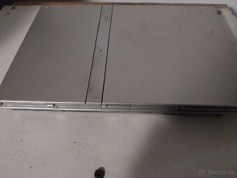 Ps2 konzola - 2