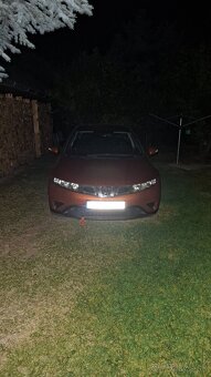 Vymením Honda Civic 2008 1.4 ivtec - 2