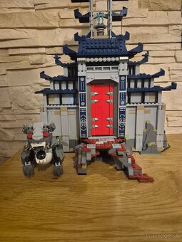 Lego ninjago movie -70601 temole of ultimate weapon - 2