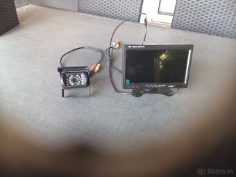 Predám wifi cúvaciu kameru aj s monitorom 12/24V - 2