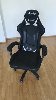 stolička FURY AVENGER (nová stojí 120€) - 2
