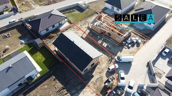 Výborná lokalita 4 izbový bungalov, 507m2, tepelné čerpadlo - 2