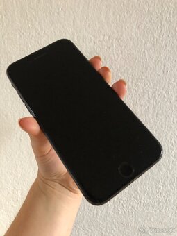 Apple iPhone 8 - 2