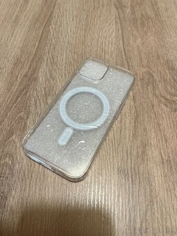 Predám kryt na iPhone 15 - 2