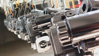 Brigáda pred sviatkmi: Pomocné Práce v lakovni - 2