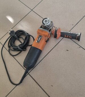 Uhlová brúska AEG WS13-125 - 2