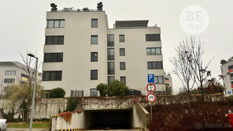 Na predaj parkovacie miesto v garáži v projekte Malé Krasňan - 2