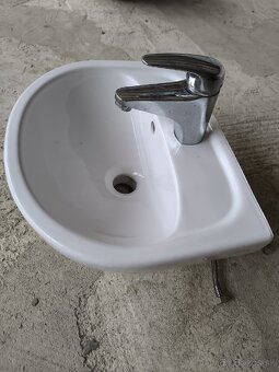 Umývadlo s batériou veľké - 2