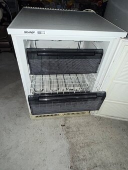 Predam zachovalu mrazničku Candy - 2