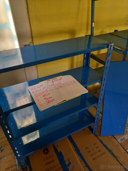Regal s hrubými plechovými poličkami,regale - 2