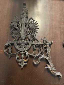 Starozitne kovania a konzoly - 2