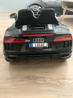 Detské elektricke autíčko audi R8 - 2